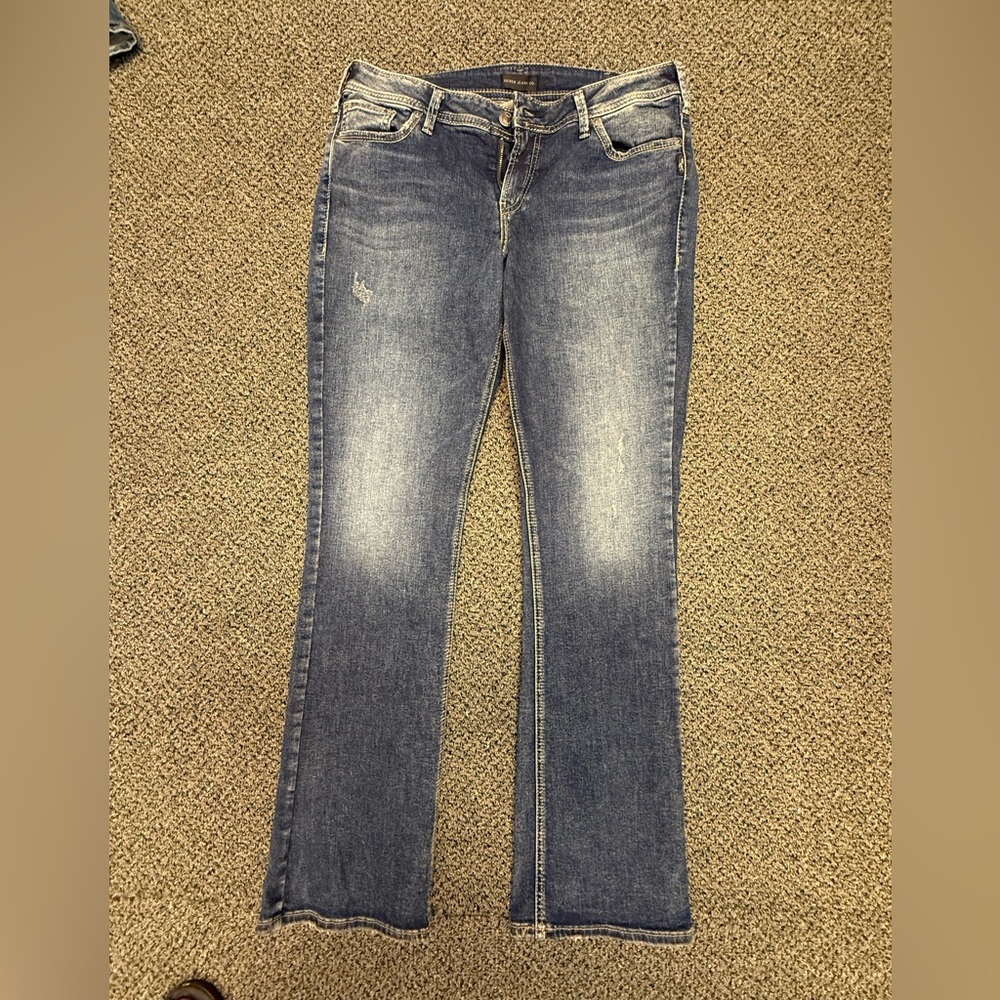 Silver Jeans Women's Boot Cut in Faded Blue